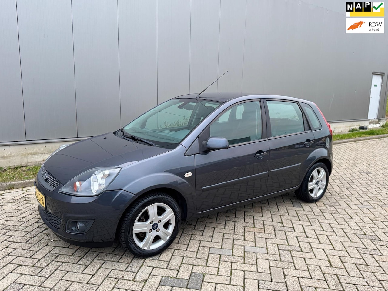 Ford Fiesta - 1.3-8V 5Drs Clima Lmv Pdc 1e Eig Nap - AutoWereld.nl