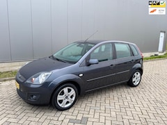 Ford Fiesta - 1.3-8V 5Drs Clima Lmv Pdc 1e Eig Nap