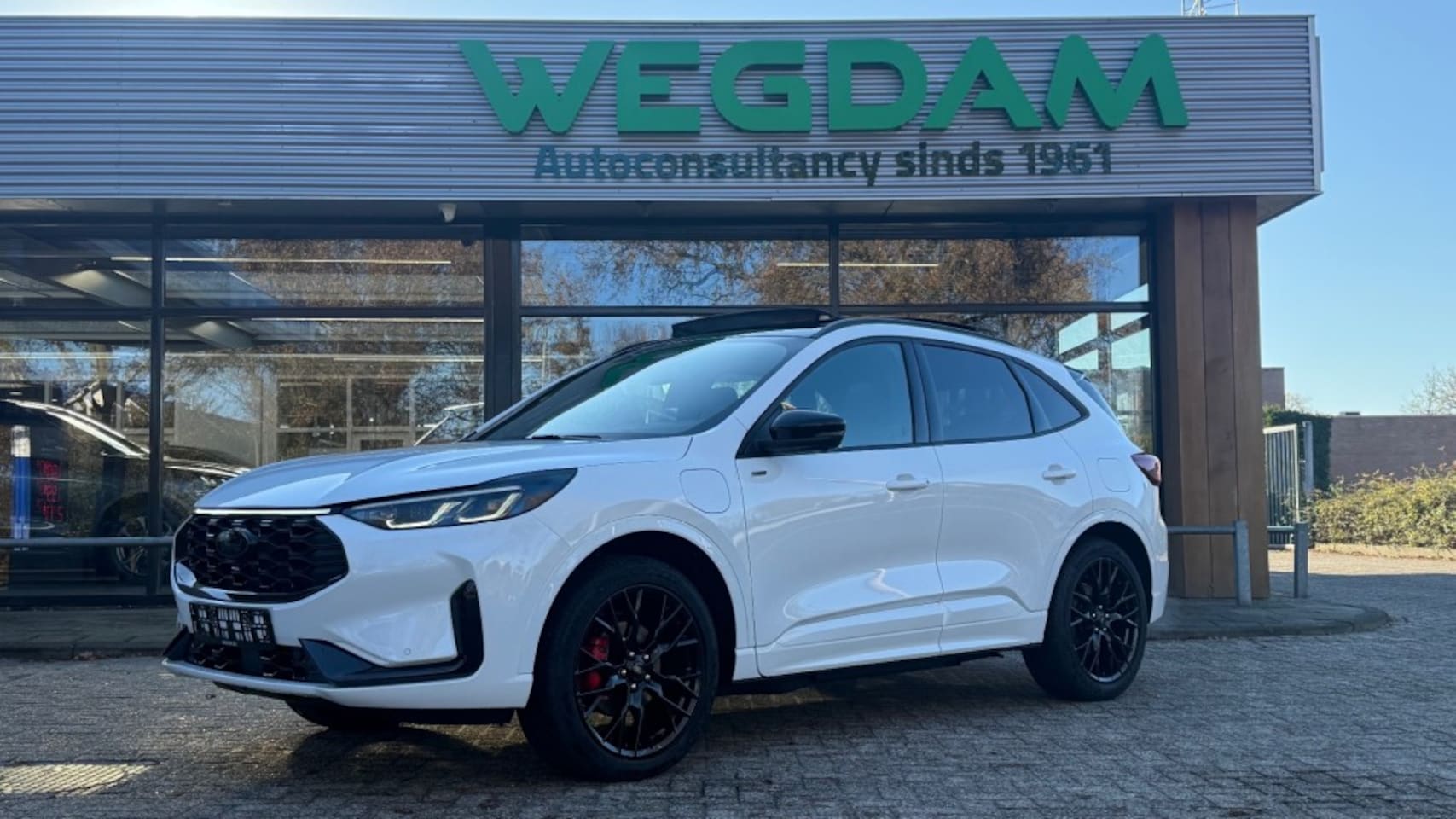 Ford Kuga - 2.5 PHEV ST-LINE X 243pk / BLACKenSMOKE PACK / FULL OPTIONS+HUD - AutoWereld.nl