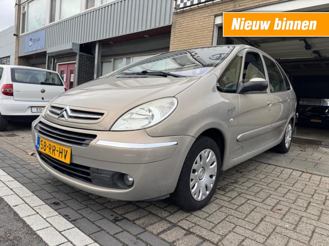 Citroën Xsara Picasso - 1.8i-16V Attraction CLIMA NETTE AUTO PDC NAP APK - AutoWereld.nl