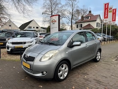 Toyota Yaris - 1.3 VVTI LUNA AUTOMAAT 5-DEURS / AIRCO-ECC / CRUISE CTR. / PDC