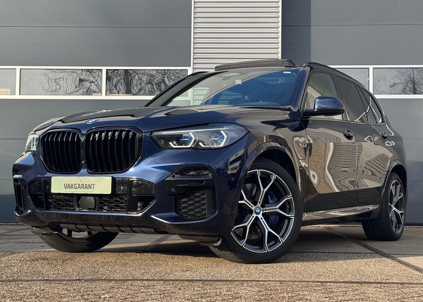 BMW X5 - xDrive45e High Executive |Pano |Achterasbesturing |M Perf. stoelen |Carbon inter. |Head-Up - AutoWereld.nl
