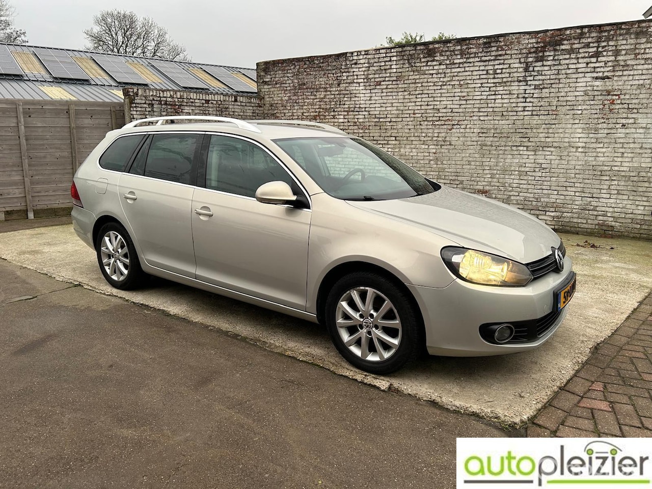 Volkswagen Golf Variant - 1.6 TDI Highline BlueMotion DSG Leer - AutoWereld.nl