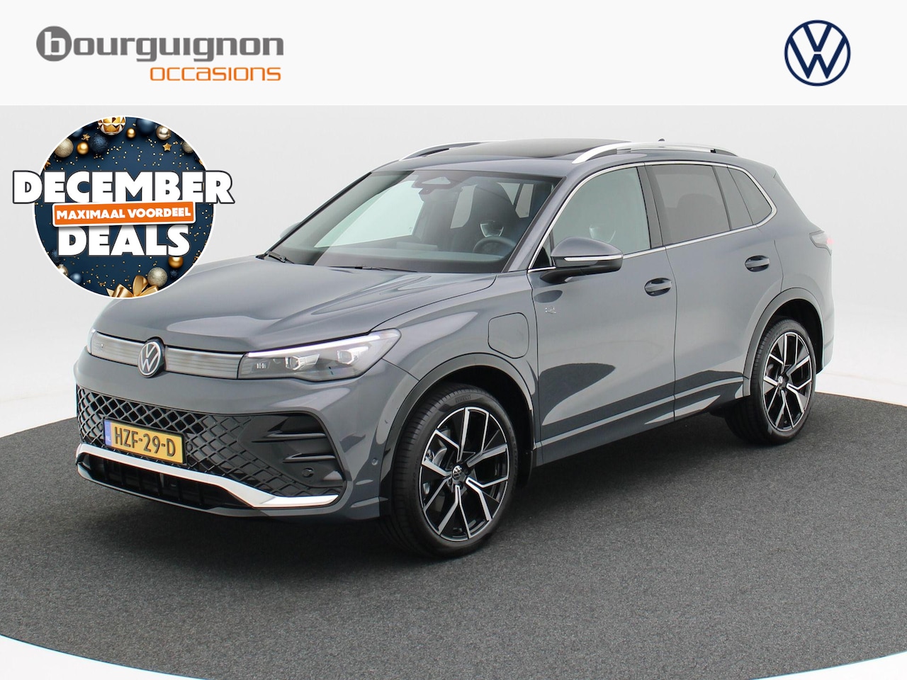 Volkswagen Tiguan - 1.5 eHybrid 272 Pk Automaat R-Line Edition | Panorama Dak | Trekhaak | Massage Stoelen | C - AutoWereld.nl