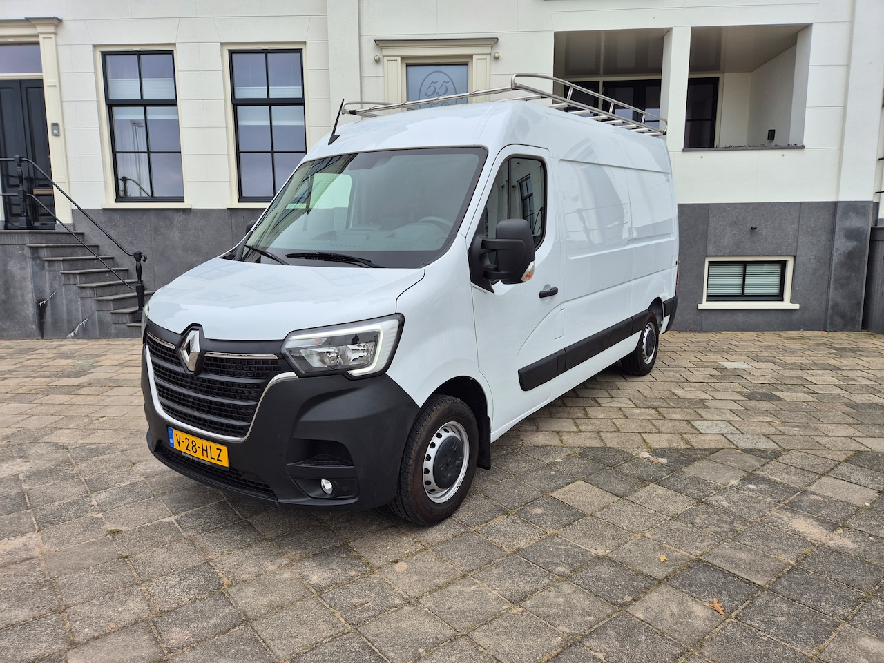 Renault Master - T35 2.3 dCi 135 L2H2 Comfort Z.G.A.N. ☆ 620 KM. ☆ IMPERIAL ☆ NAVI/CAMERA ☆ VLOER/WAND ☆ GARANTIE ☆ MEDIO 2025 NIEUW GEK - AutoWereld.nl
