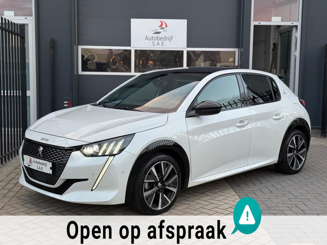 Peugeot 208 - 1.2 PureTech GT-Line CARPLAY PANO COCKPIT CAMERA - AutoWereld.nl