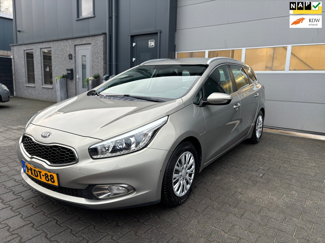 Kia Cee'd Sportswagon - 1.6 GDI Comfort Pack 5DRS|Airco|Cruise Controle|Trekhaak|Nieuwe APK - AutoWereld.nl