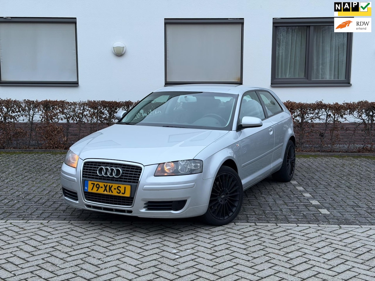 Audi A3 - 1.6 FSI Attraction Pro Line NAP APK AIRCO 3-DEURS - AutoWereld.nl