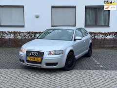 Audi A3 - 1.6 FSI Attraction Pro Line NAP APK AIRCO 3-DEURS