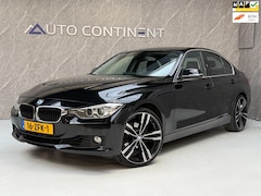 BMW 3-serie - 320i High Executive /Erg net /Leder /HUD /Groot scherm