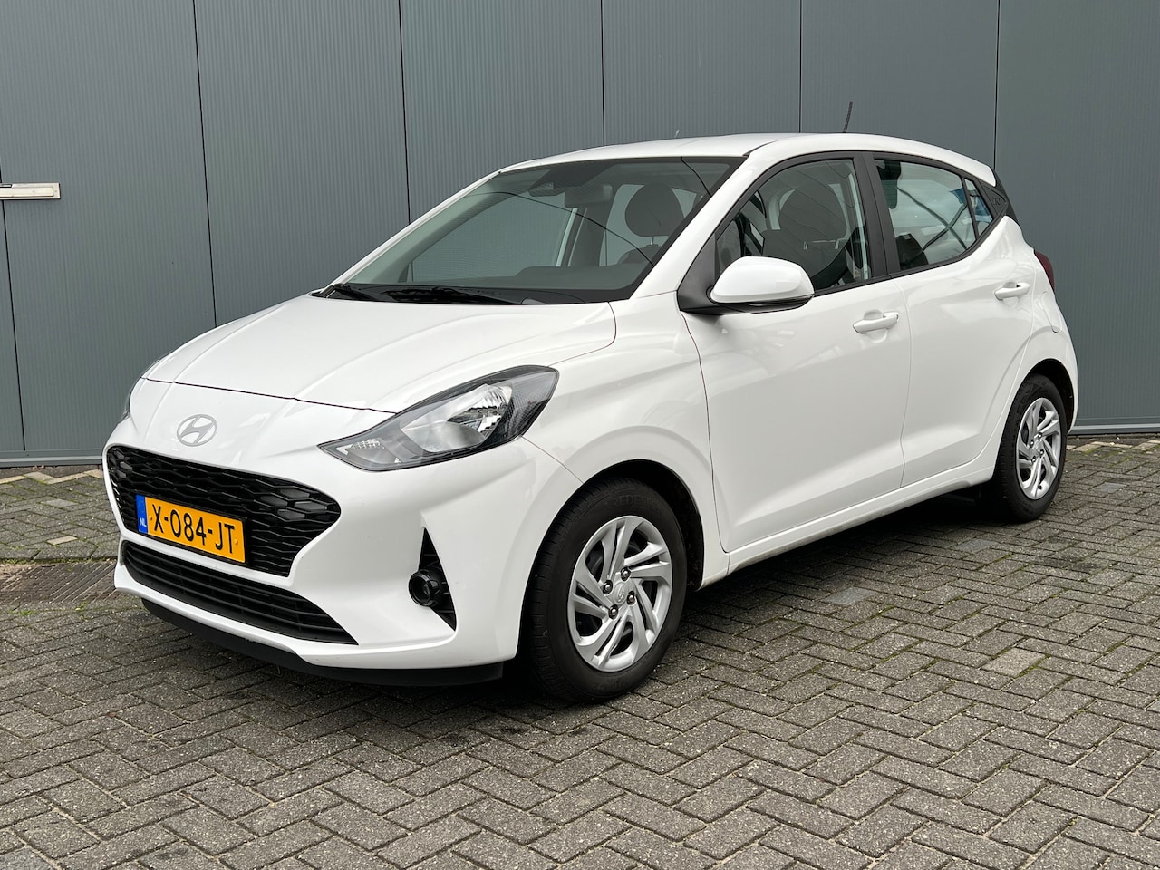 Hyundai i10 - 1.0 66pk Comfort r| Airco | Carplay | Cruise control | Boordcomputer | Bestuurdersstoel in - AutoWereld.nl