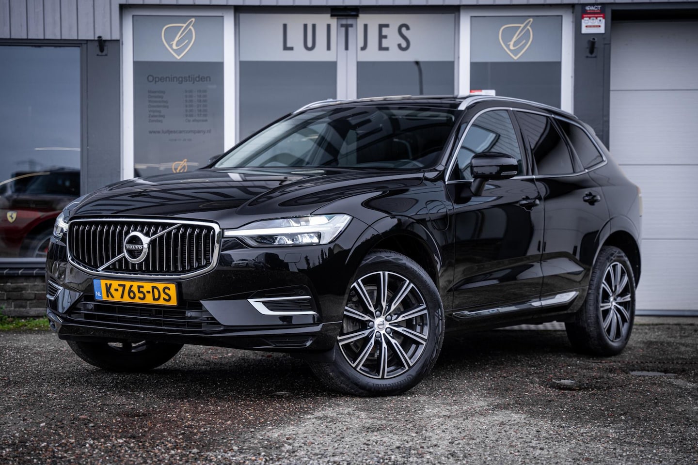 Volvo XC60 - 2.0 T8 Recharge AWD Inscription I Panorama I Trekhaak I Harman/Kardon I Elek.Aklep I NL-au - AutoWereld.nl