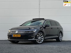 Volkswagen Passat Variant - 1.4 TSI GTE Highline Org NL Pano Cam Dynaudio Keyless Leer Mem seats