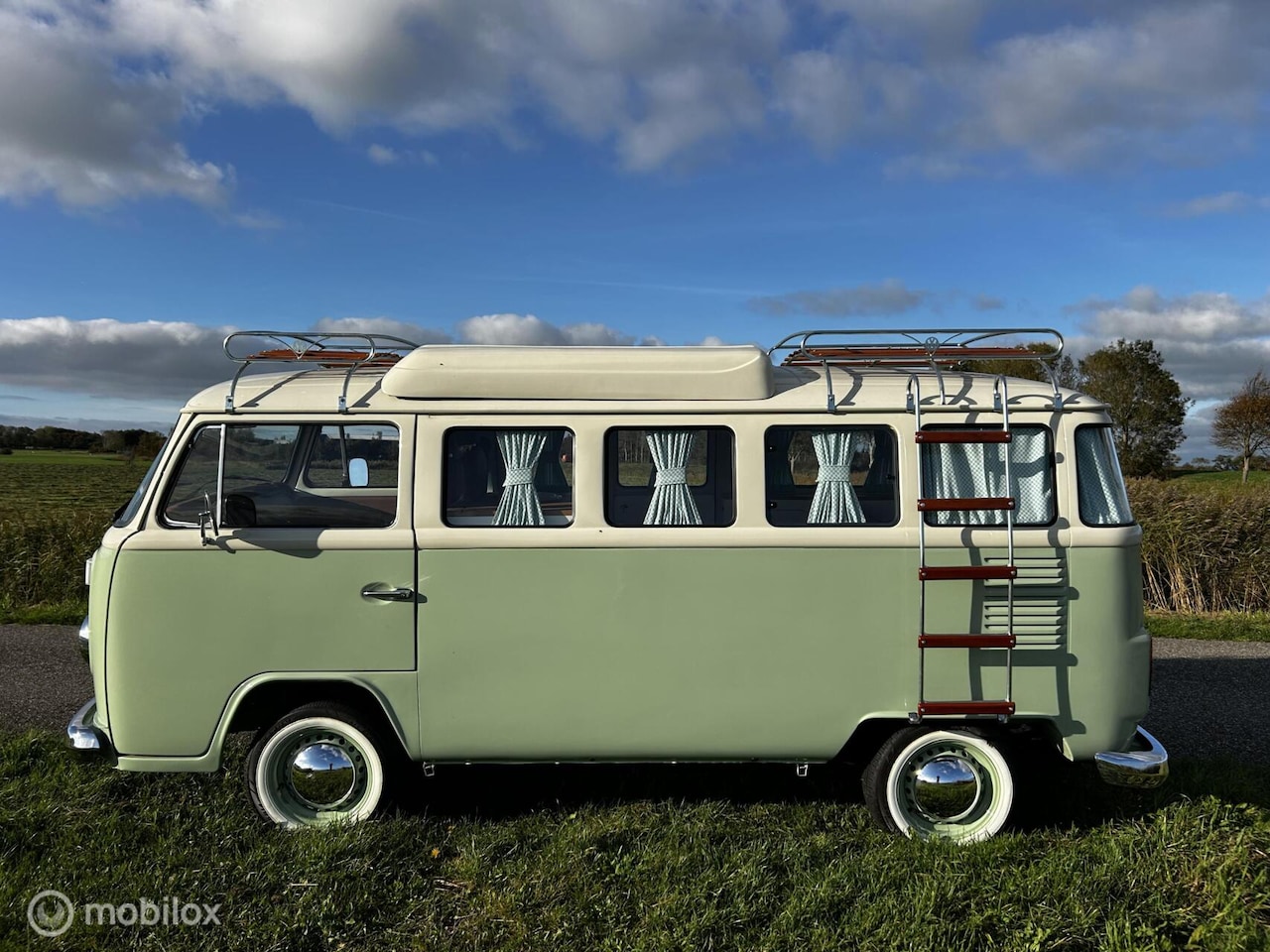 Volkswagen T2 - camper - AutoWereld.nl