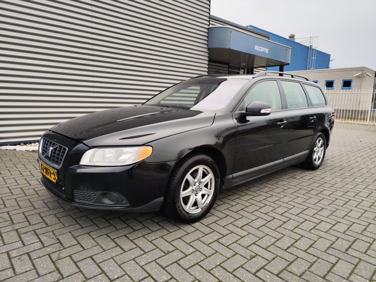 Volvo V70 - 2.0F Kinetic 2.0F Kinetic - AutoWereld.nl