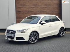 Audi A1 Sportback - 1.2 TFSI Attraction Stoelverwarming 5-drs