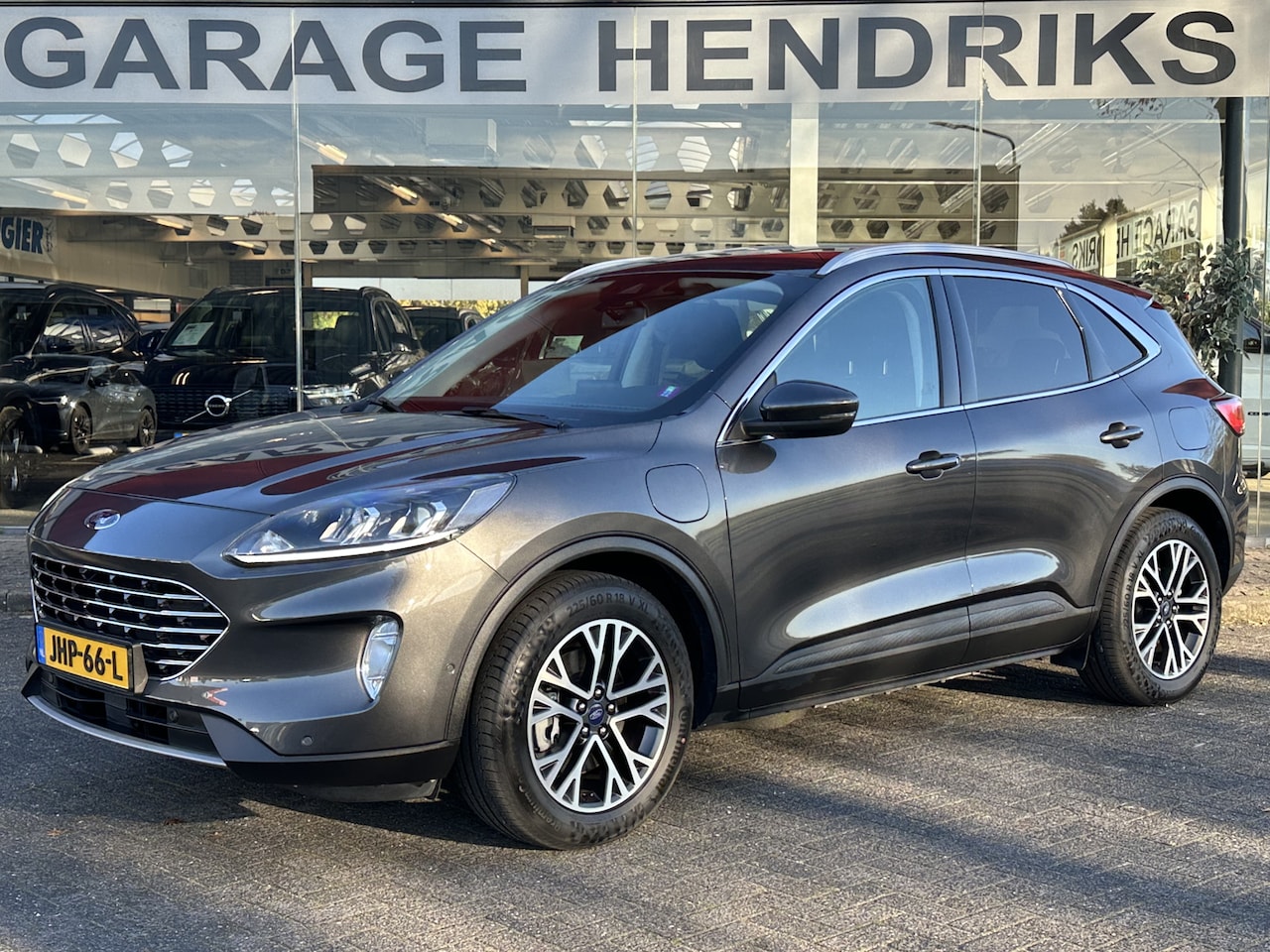 Ford Kuga - 2.5 PHEV Titanium X | Winterpack | Trekhaak 1.200kg | CC adaptief |Climate | Navi | occasi - AutoWereld.nl