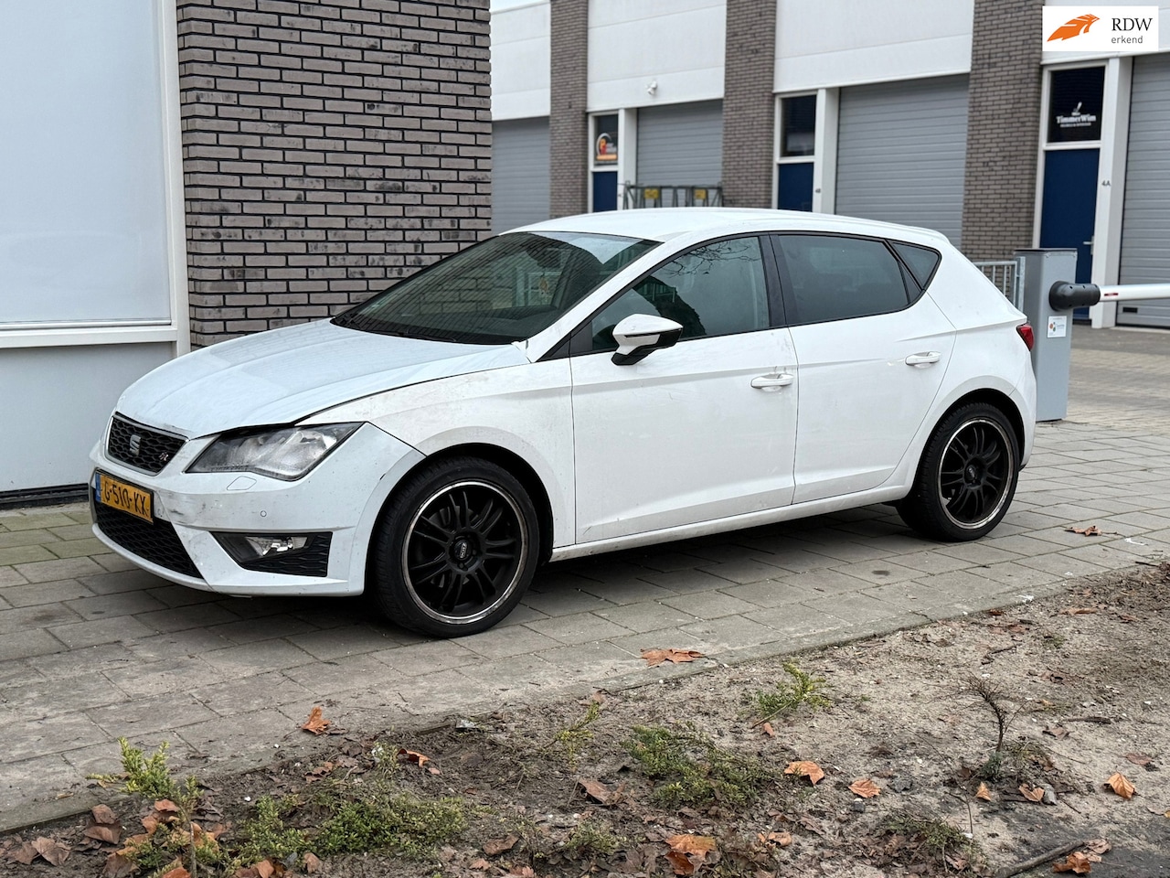 SEAT Leon - 1.2 TSI Style FR | lichte schade - AutoWereld.nl