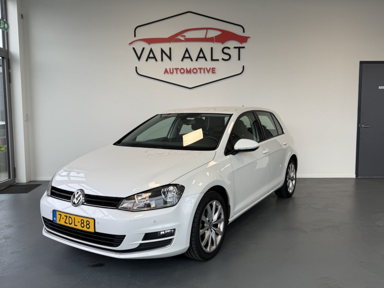 Volkswagen Golf - 1.2 TSI Business Edition//Navi//Stoelmassage//Clima//Cruise - AutoWereld.nl