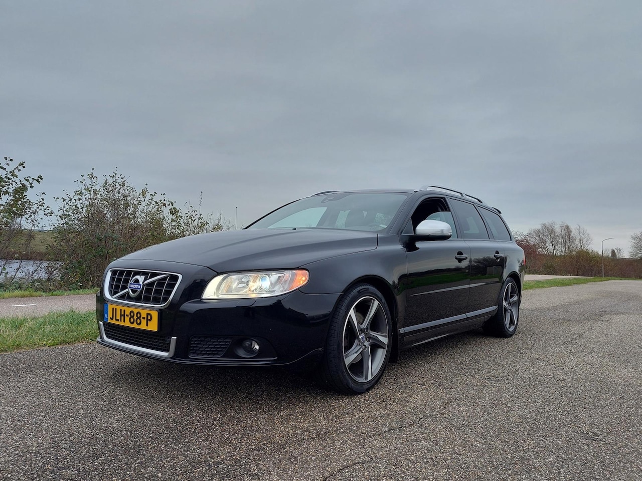 Volvo V70 - 1.6 T4 Kinetic. TREKHAAK, CRUISE, CLIMA, PDC! - AutoWereld.nl