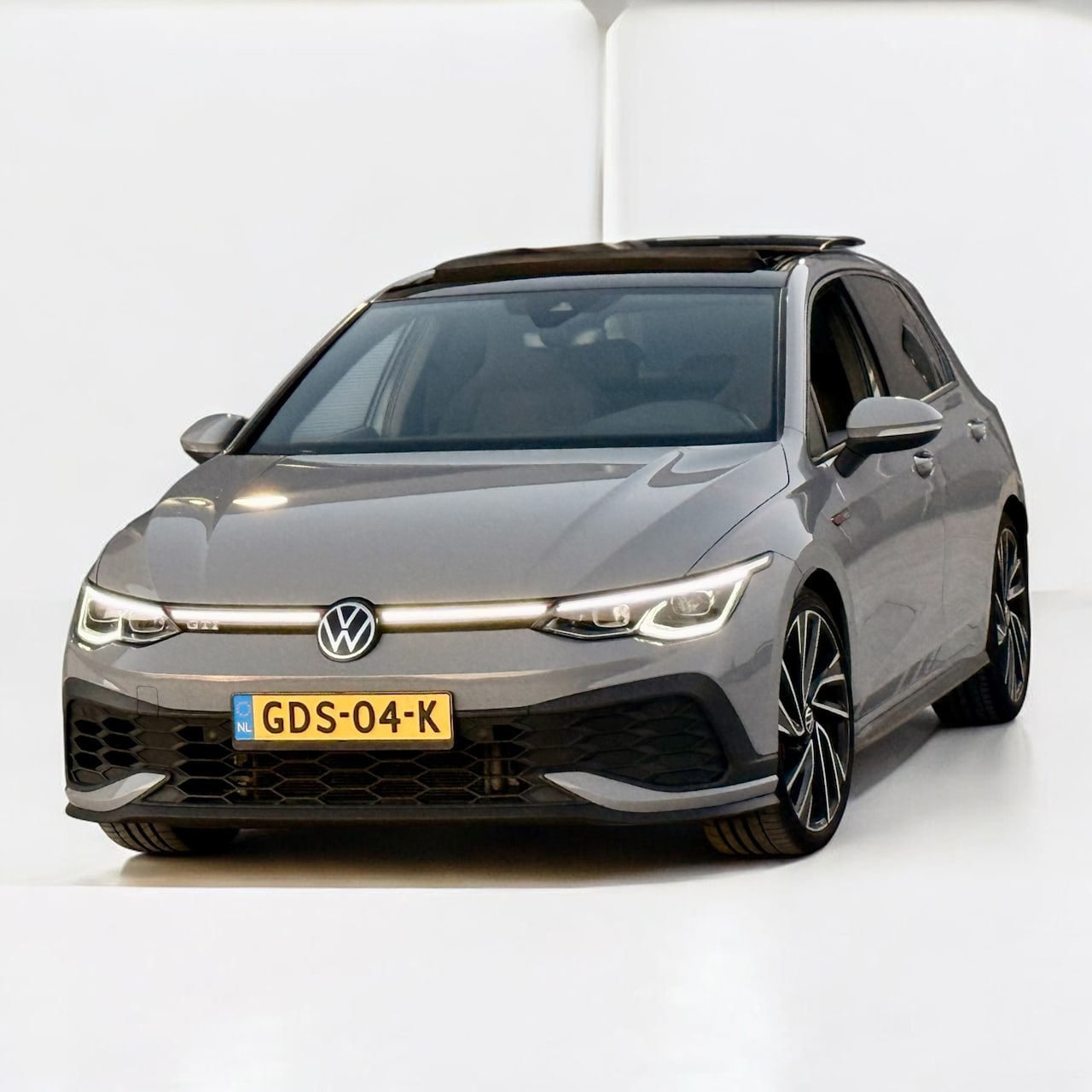 Volkswagen Golf - 2.0 TSI GTI PANO/CAM/CLUBSPORT UITVOERING? - AutoWereld.nl