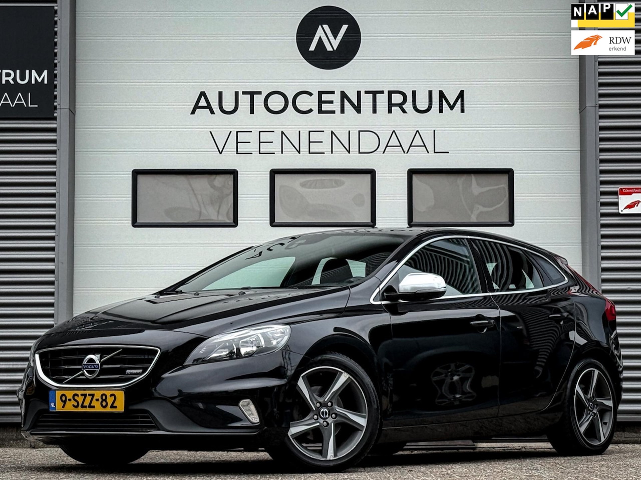 Volvo V40 - 1.6 D2 R-Design NL AUTO/PDC/CRUISE/17'' LM VELGEN - AutoWereld.nl
