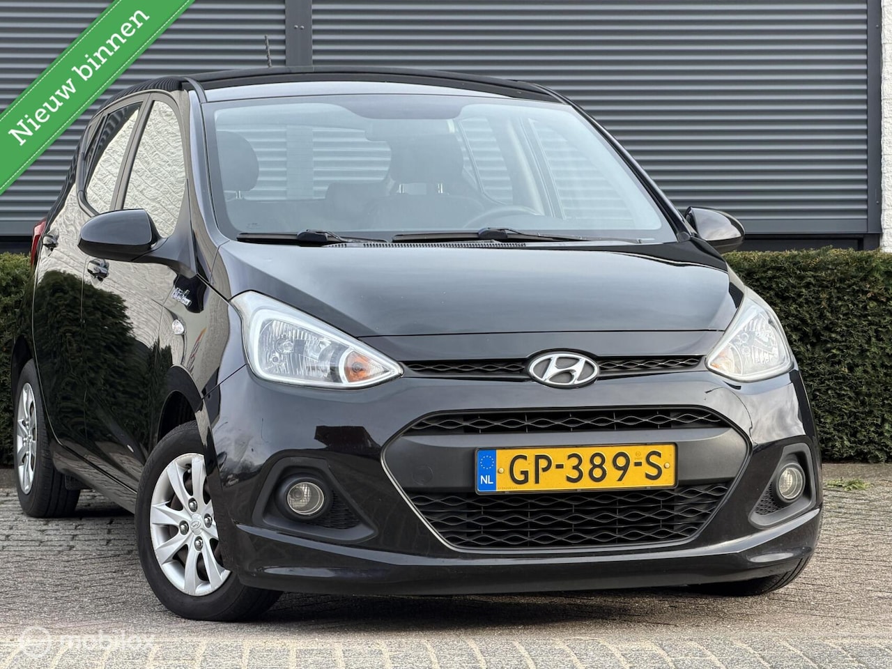 Hyundai i10 - 1.0i i-Motion Comfort|NAP|APK|ELEKPAKKET|AIRCO - AutoWereld.nl