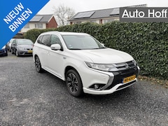 Mitsubishi Outlander - 2.0 PHEV Prestige | Leer | Schuifdak | Navi | Autom. Airco | Cruise Control | Stoel + Stuu