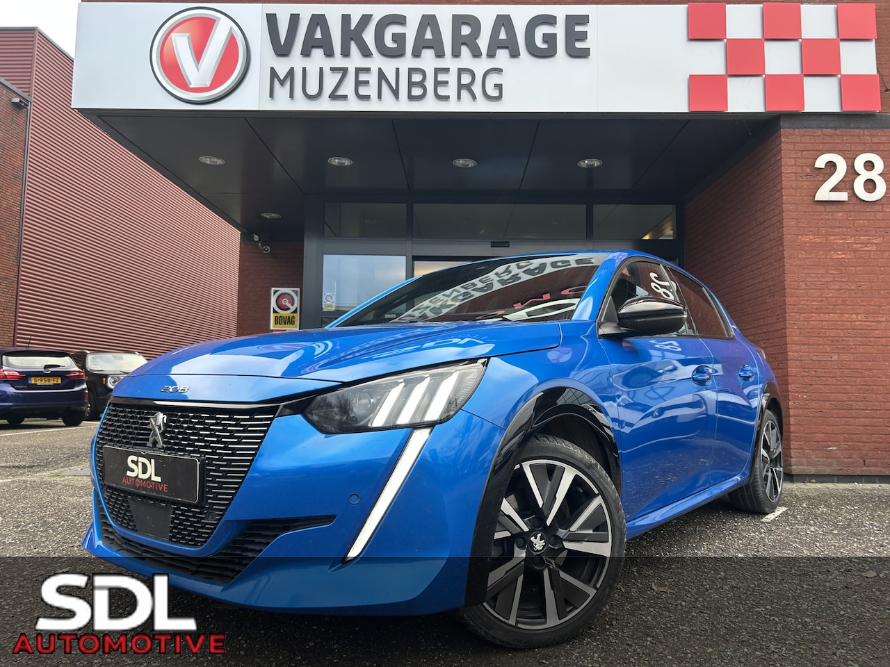 Peugeot 208 - 1.2 PureTech GT // FULL LED // NAVI + CARPLAY // CAMERA // 3D COCKPIT // CRUISE // HALF-LE - AutoWereld.nl