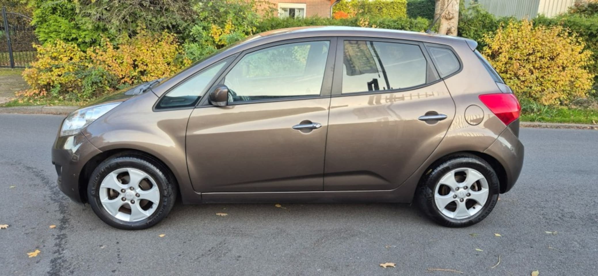 Kia Venga - 1.6 CVVT Super Pack Automaat*trekhaak*cruise* - AutoWereld.nl