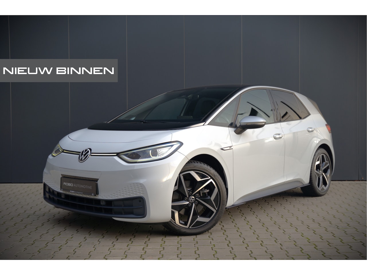 Volkswagen ID.3 - First Plus 58 kWh | Stoelverwarming | Stuurverwarming | Camera | Adaptive Cruise Control | - AutoWereld.nl