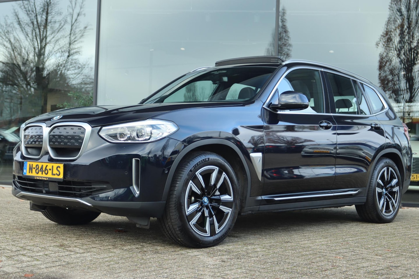 BMW iX3 - EXECUTIVE 80 KWH SOH 98% | PANO | TREKHAAK | LED | CAMERA | MEMORY | CARPLAY | VIRTUAL C - AutoWereld.nl