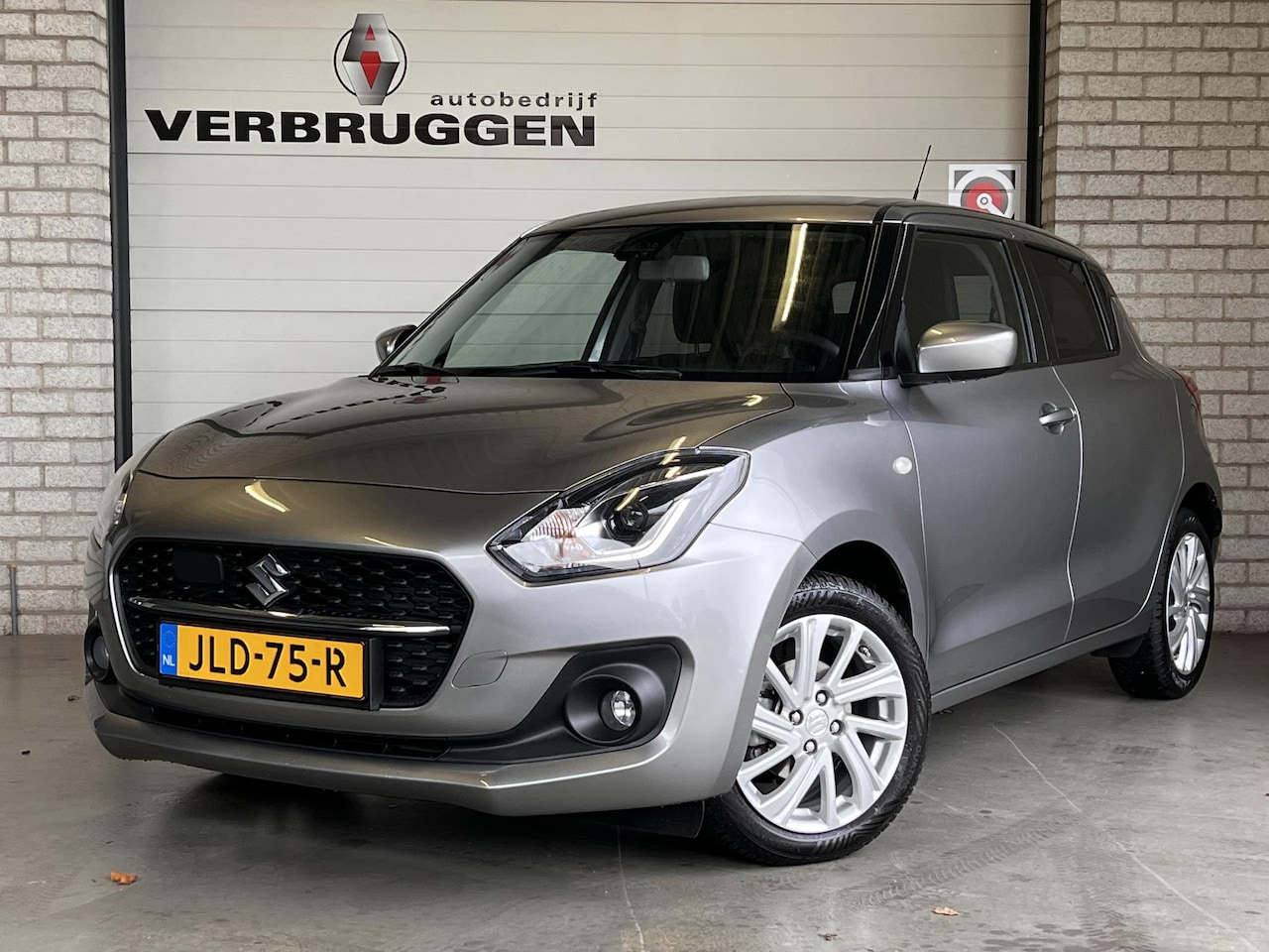 Suzuki Swift - 1.2 Select Smart Hybrid | 16"LMV | Carplay | Stoelverw. | Adap.Cruise | All-in rijklaarpri - AutoWereld.nl