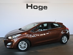 Hyundai i30 - 1.6 GDI i-Vision Clima Navigatie Trekhaak LED Goed Onderhouden Inruil Mogelijk