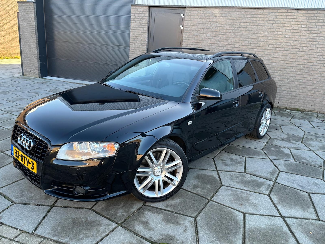 Audi A4 Avant - 4.2 V8 S4 quattro Pro Line |Bi-Xenon|Voll. Leder |Recaro | Schuif/Kantel | Zwart Metallic - AutoWereld.nl