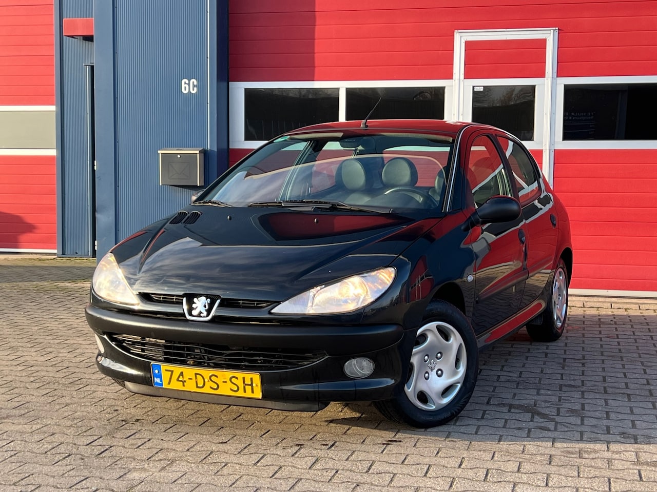 Peugeot 206 - 1.6 Roland Garros | APK 06-08-2026 + Airco + 5-drs Nu € 999,-!!! - AutoWereld.nl