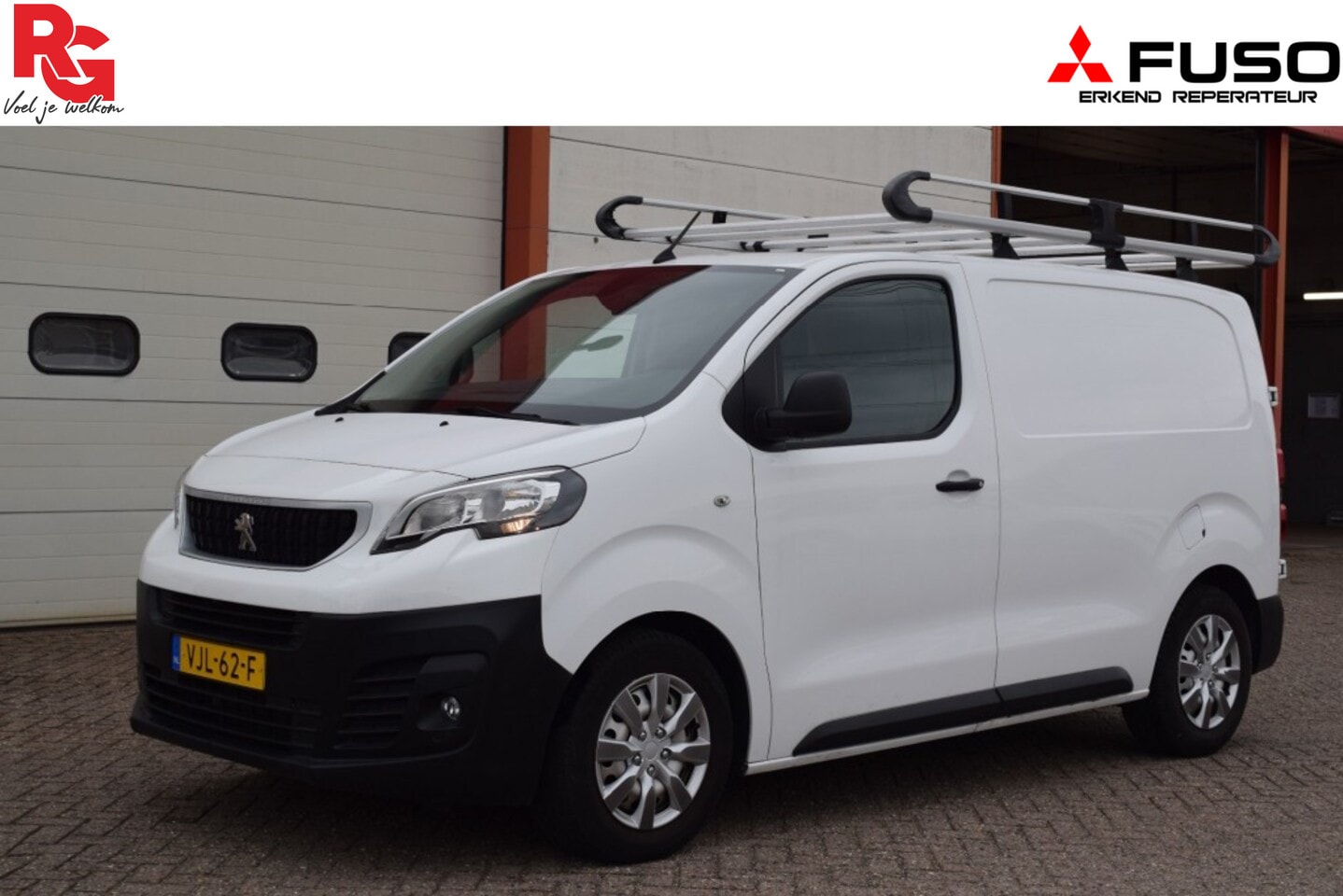 Peugeot Expert - COMPACT 2.0 BlueHDI Premium AUTOMAAT CARPLAY CAMERA TREKHAAK - AutoWereld.nl