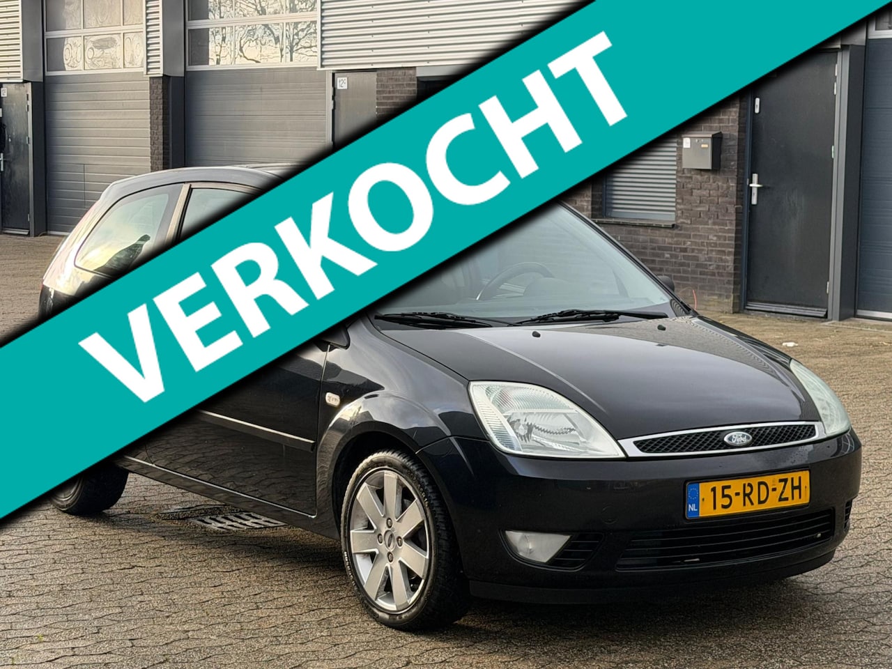 Ford Fiesta - 1.3 Futura AIRCO APK NAP ZWART - AutoWereld.nl