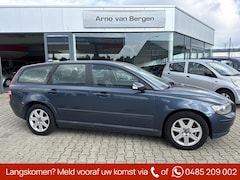 Volvo V50 - 1.8 Kinetic, airco , cruisecontrol, auto rijdt prima en heeft een nieuwe APK