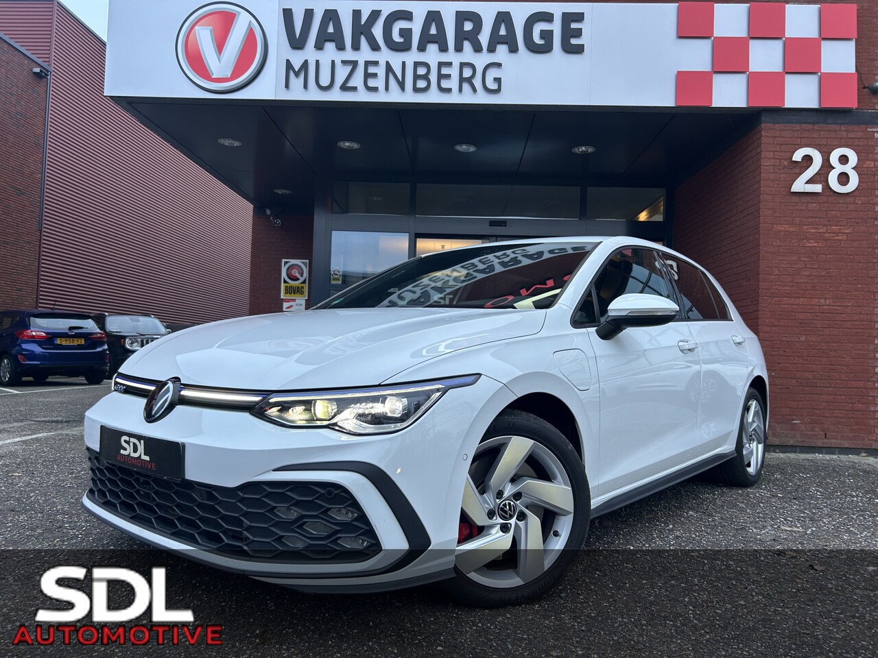 Volkswagen Golf - 1.4 eHybrid GTE 1e EIGENAAR!! // MATRIX LED // STOEL + STUURWIELVERWARMING // NAVI + CARPL - AutoWereld.nl