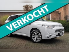 Mitsubishi Outlander - 2.0 PHEV Instyle Leder Stoelverwarming Trekhaak Navi Camera 18''