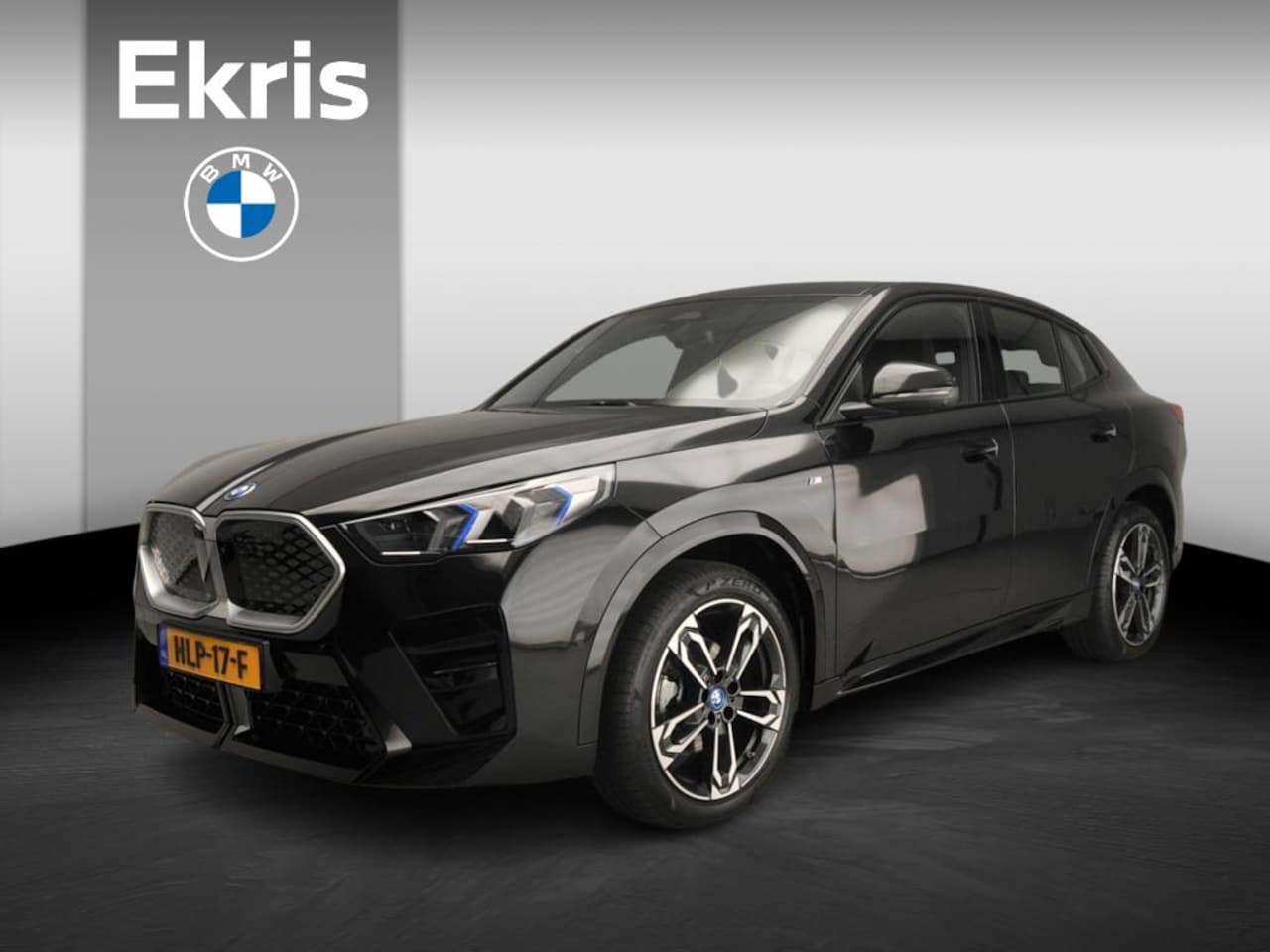 BMW iX2 - eDrive20 | M-Sportpakket | LED | Leder | Active cruise | HUD | Stoelverwarming | Sportstoe - AutoWereld.nl