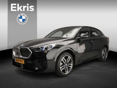 BMW iX2 - eDrive20 | M-Sportpakket | LED | Leder | Active cruise | HUD | Stoelverwarming | Sportstoe