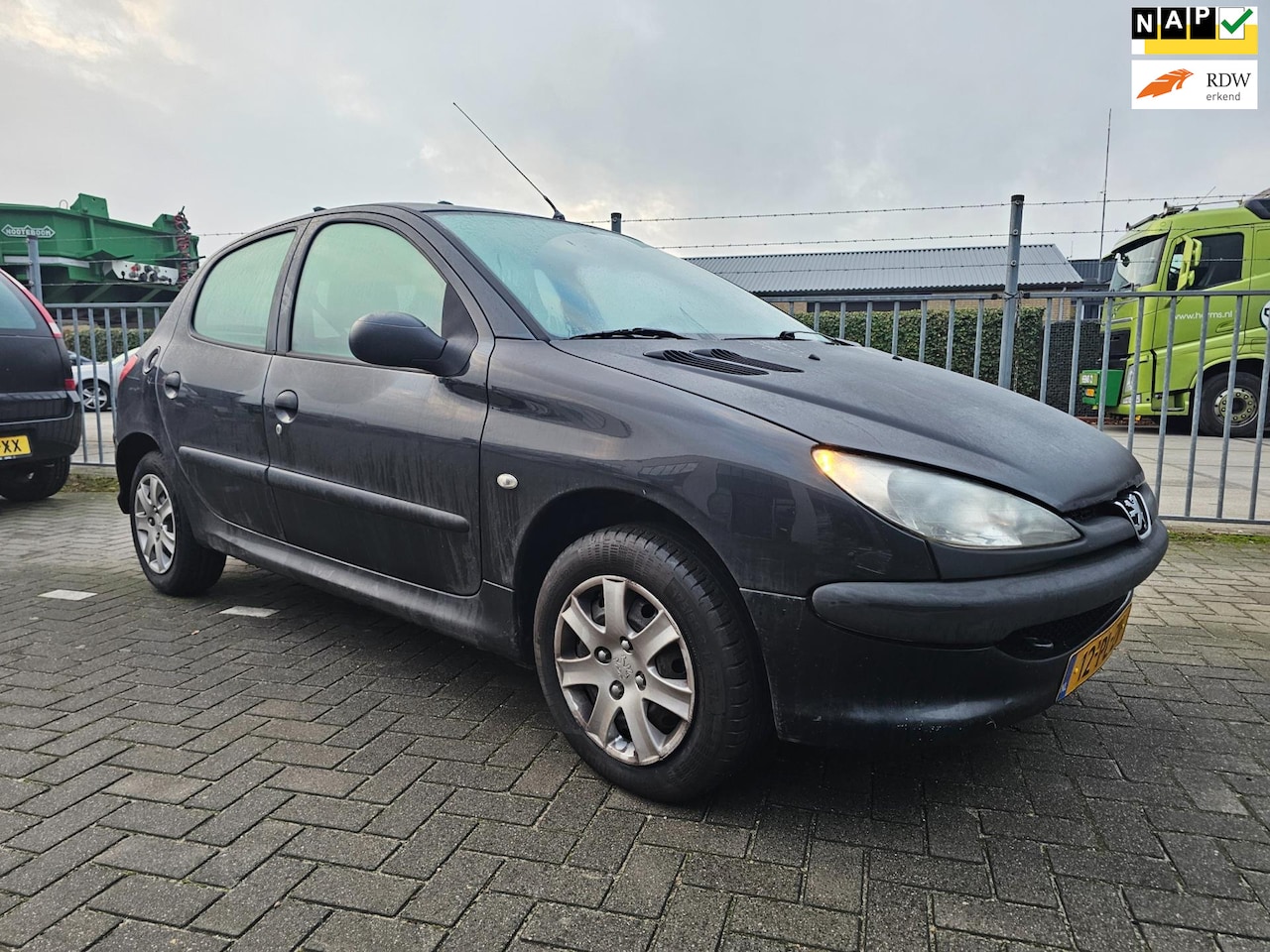 Peugeot 206 - 1.4 X-line 5-deurs *apk:12-2026* - AutoWereld.nl
