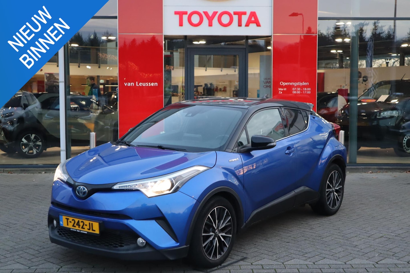 Toyota C-HR - 1.8 HYBRID BI-TONE STANDKACHEL STOELVERW. KEYLESS 18" LM-VELGEN NAVI - AutoWereld.nl