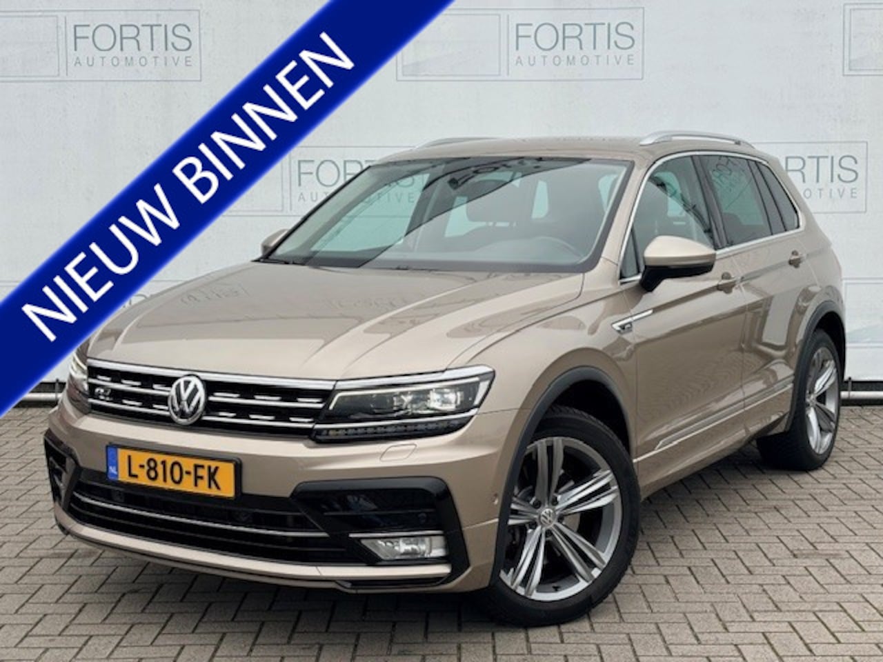 Volkswagen Tiguan - 2.0 TSI 4Motion Highline R-LINE ** VISUAL, LED, TREKHAAK, ACC, KEYLESS, ELECTR. A-KLEP, 19 - AutoWereld.nl