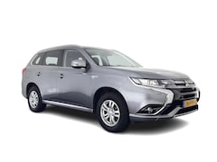 Mitsubishi Outlander - 2.0 PHEV (Plug-In) Pure (INCL-BTW) Aut. *LEATHER-MICROFIBRE | COMFORTSEATS | CARPLAY | CAM