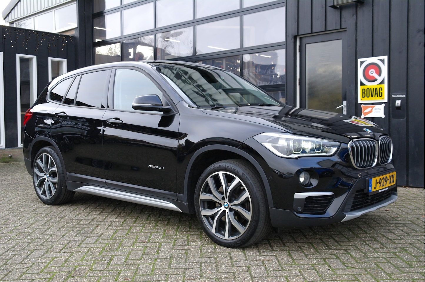 BMW X1 - xDrive20d High Executive | Head-Up | Leder | Memory | Trekhaak - AutoWereld.nl