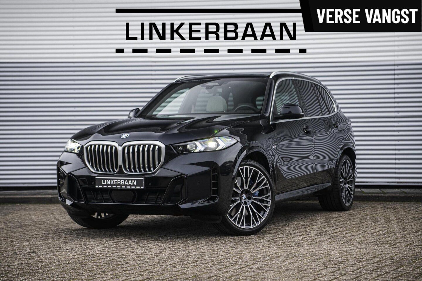 BMW X5 - xDrive50e Hybride | Uniek | M Sport | Individual | B&W | Panodak | 4WS | Trekhaak | 22 inc - AutoWereld.nl