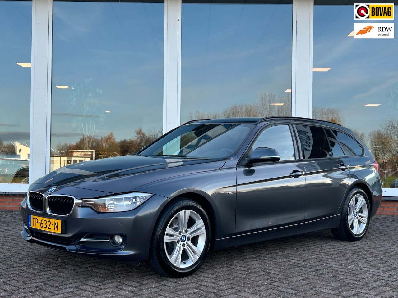 BMW 3-serie Touring - 316i Business Sport- Navi - Clima - PDC - LM - AutoWereld.nl